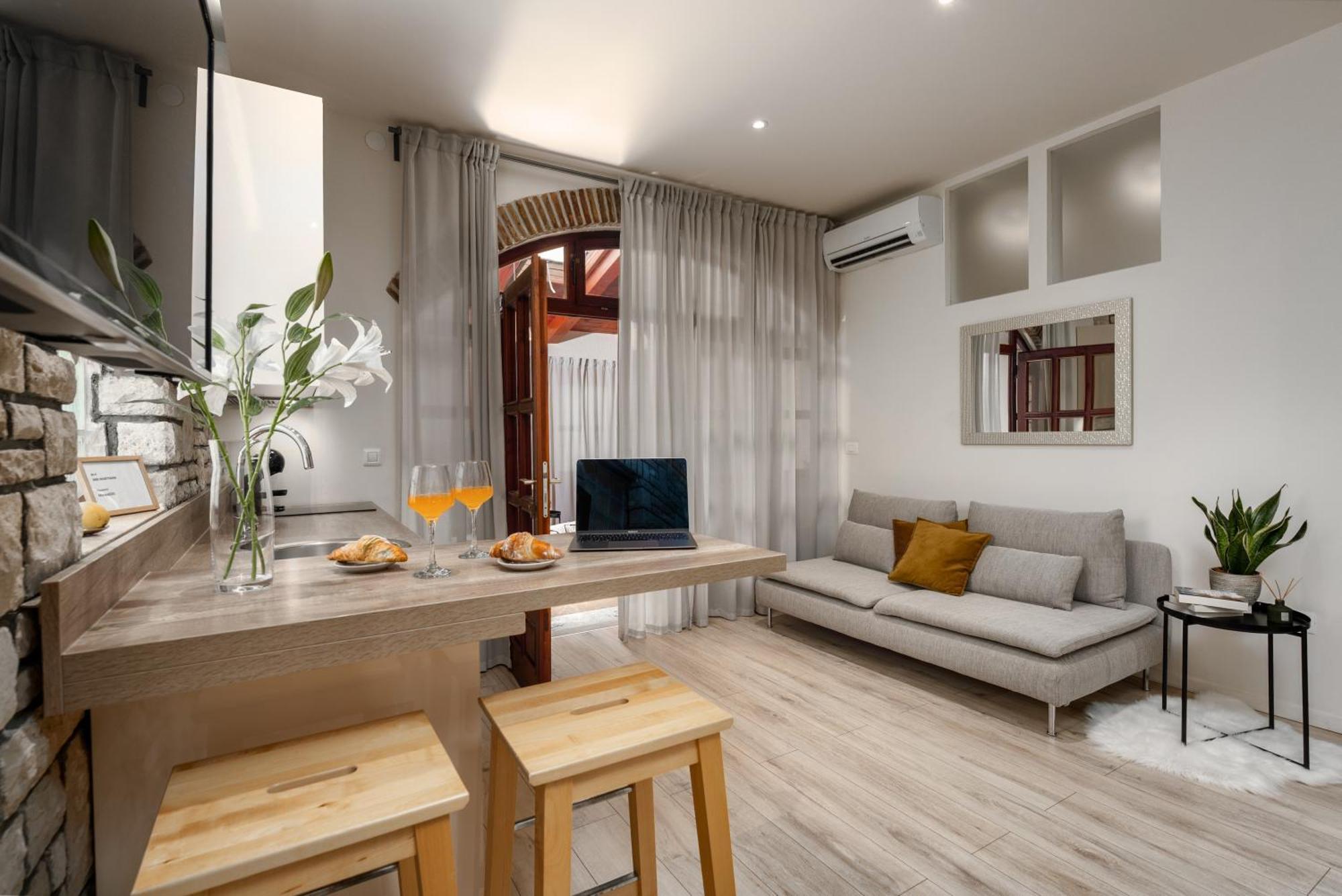 Luxe Studio Mr.M 2 Пула Экстерьер фото